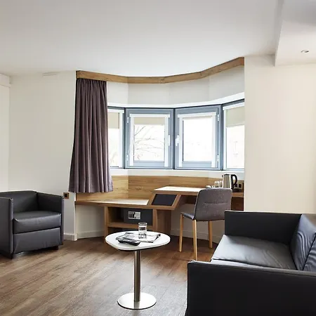 Median Porte De Versailles 3*