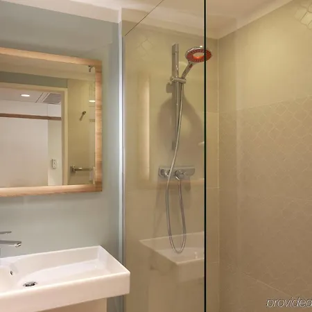 فندق Median Porte De Versailles