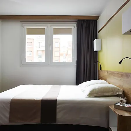 فندق Median Porte De Versailles 3*