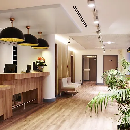 Hotell Median Porte De Versailles Paris
