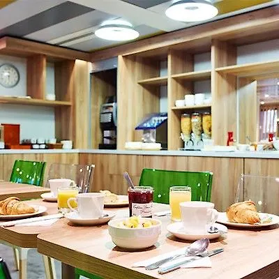 Hotell Median Porte De Versailles