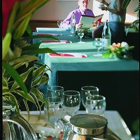 Median Porte De Versailles Hotell 3*