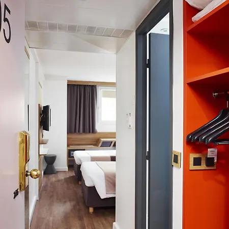 Median Porte De Versailles París