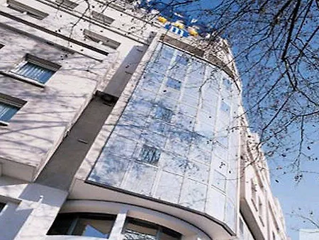 Median Porte De Versailles Hotell Paris