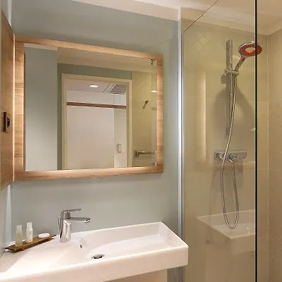Median Porte De Versailles Hotell Paris