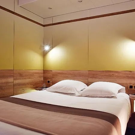 Median Porte De Versailles Hotell 3*