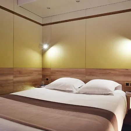 Hotell Median Porte De Versailles Paris