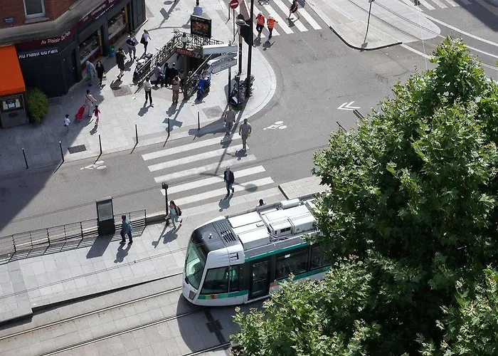 Median Porte De Versailles 3*