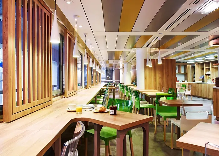 Median Porte De Versailles 3*