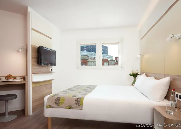 Median Porte De Versailles Otel