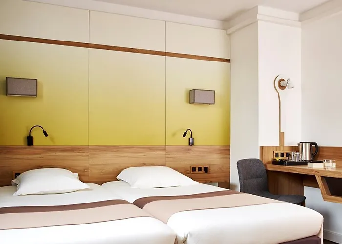 Hotel Median Porte De Versailles 3*