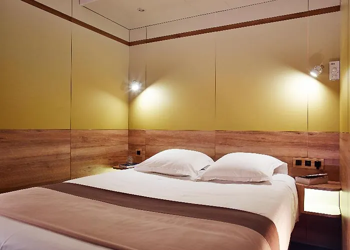 Median Porte De Versailles Hotel 3*