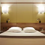 Median Porte De Versailles Hotel Parigi