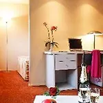 Hotel Median Porte De Versailles