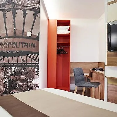 Median Porte De Versailles 3* باريس