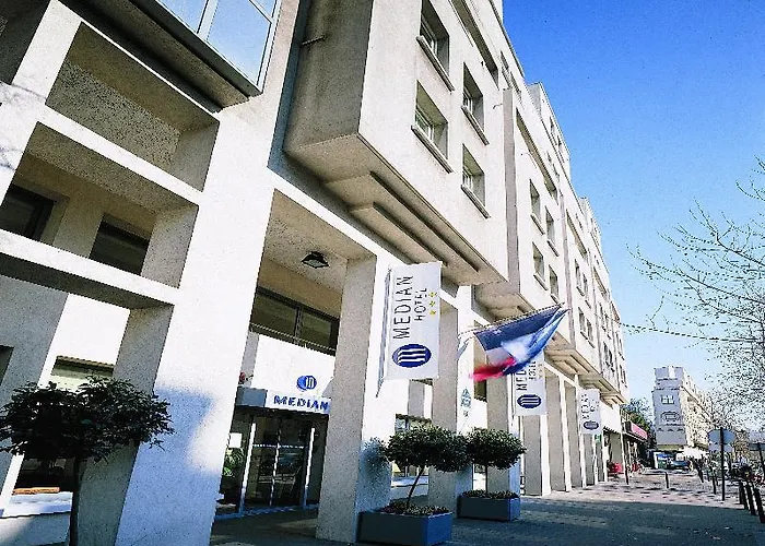 Hotel Median Porte De Versailles 3*