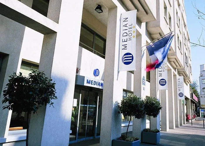 Median Porte De Versailles Hotel