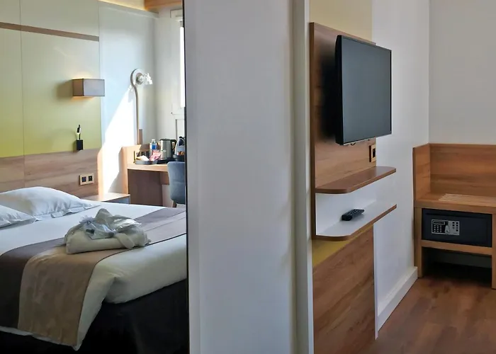Median Porte De Versailles Hotel 3*