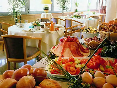 Median Porte De Versailles ホテル 3*