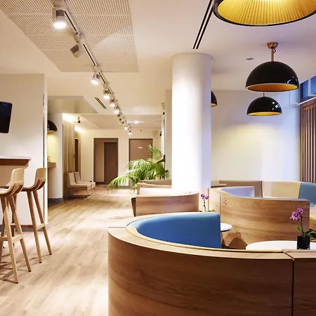 Median Porte De Versailles 3* パリ